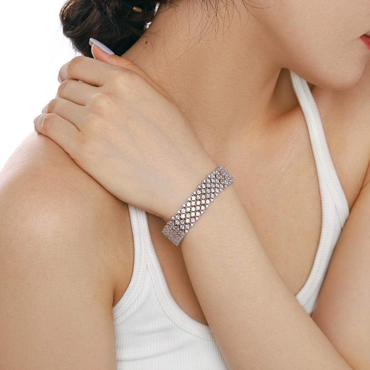 [AuraEcho]Ornate Elegant Round Cut Party Bracelet