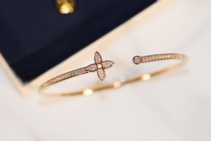 [AuraEcho]IDYLLE GOLD OPEN BRACELET DIAMOND PAVED