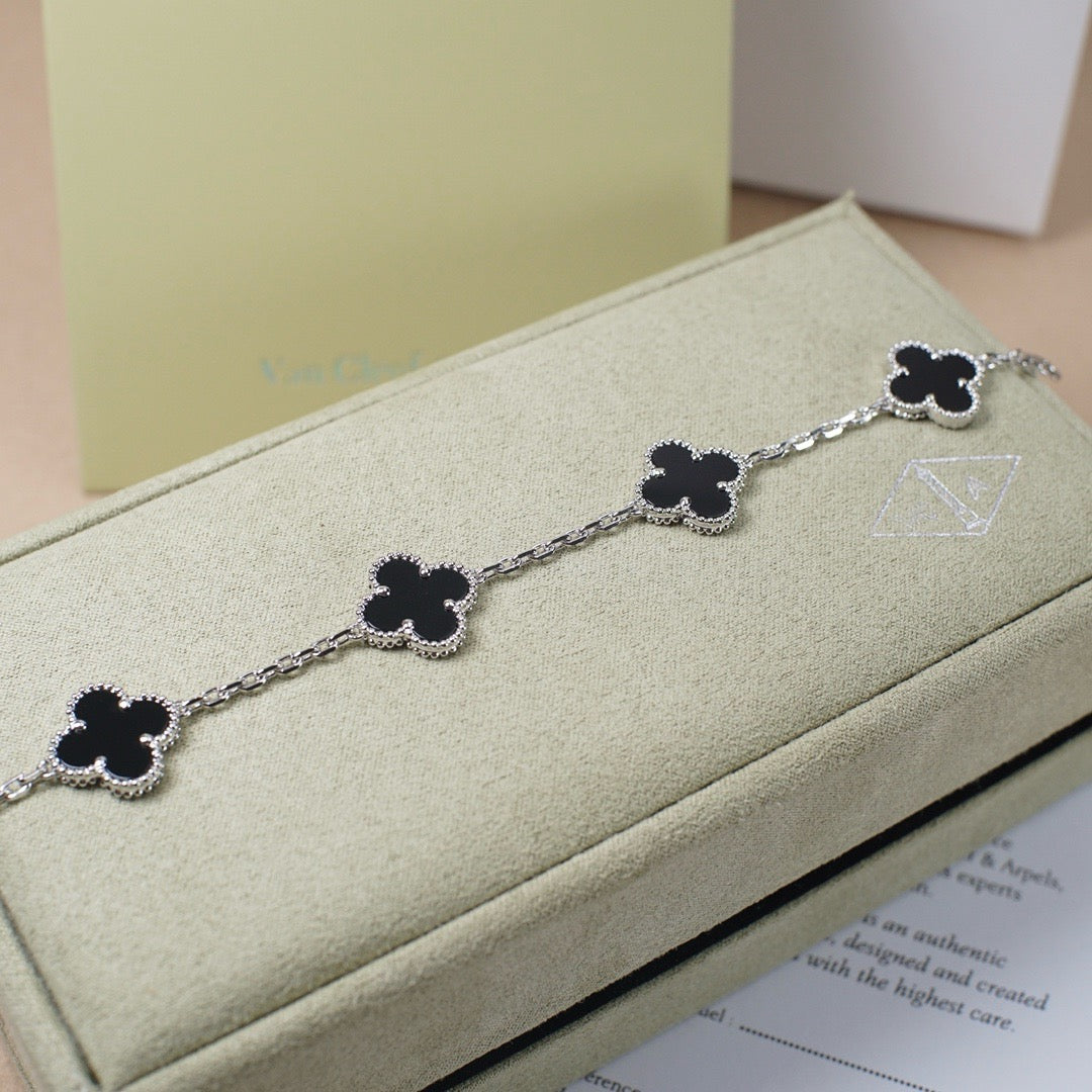 [AuraEcho]CLOVER 5 MOTIF ONYXS  BRACELET SILVER