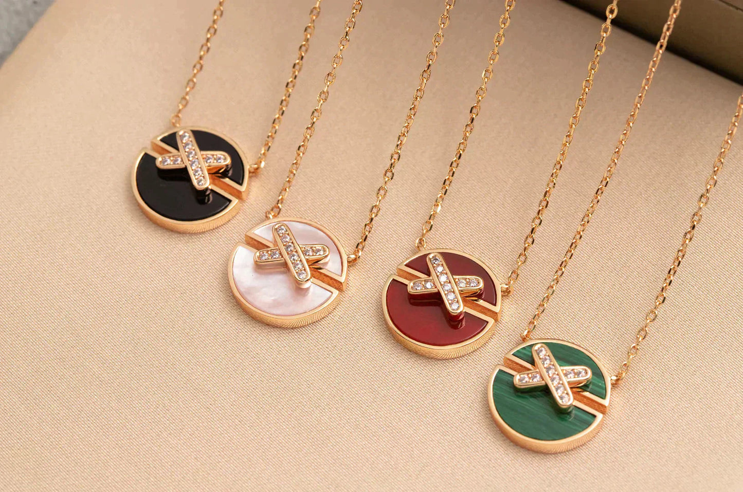 [AuraEcho]JEUX DE ROSE GOLD DIAMOND NECKLACE